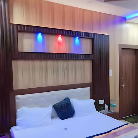 Taj Square A Luxurious Family Homestay Agra  Exterior photo