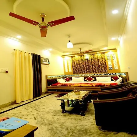 Taj Square A Luxurious Family Homestay Agra  Exterior photo