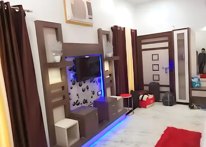 Taj Square A Luxurious Family Homestay