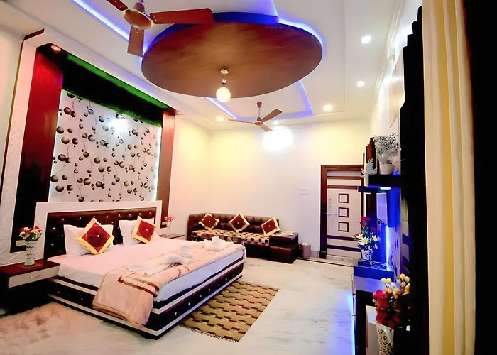 Taj Square A Luxurious Family Homestay