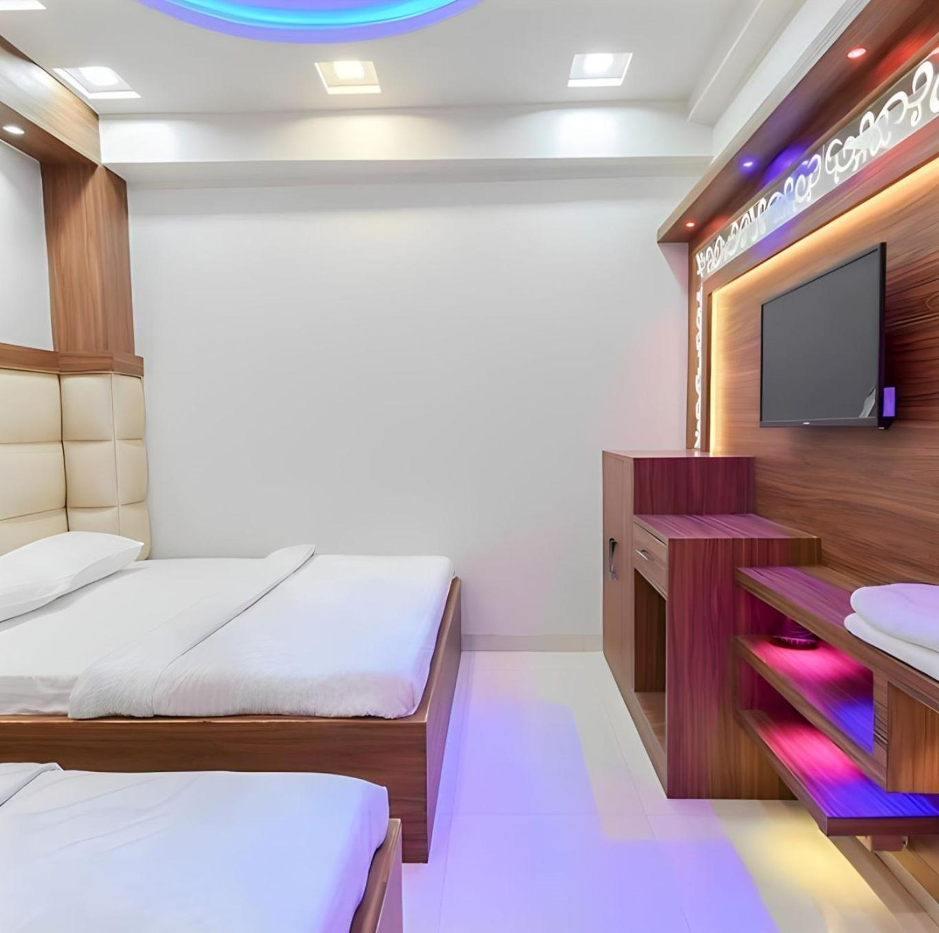 Homestay Taj Square A Luxurious Family Agra (Uttar Pradesh)
